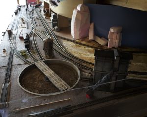 Turntable on Robert Grove's HO scale Rawlins, Lincoln, and Greeley Railway layout (Cliff Green photo) 
